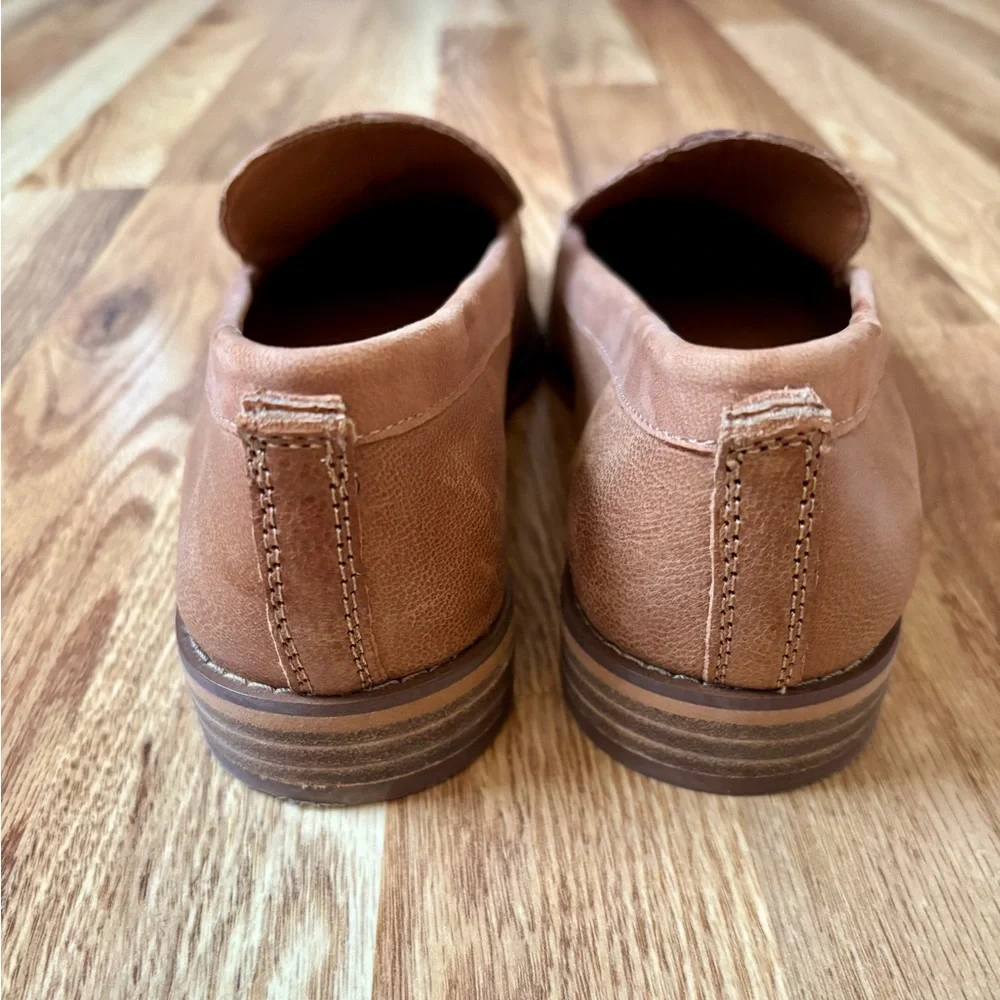 Lucky Brand Women’s Brown Slip-On Loafers size 8 - Picture 2 of 3